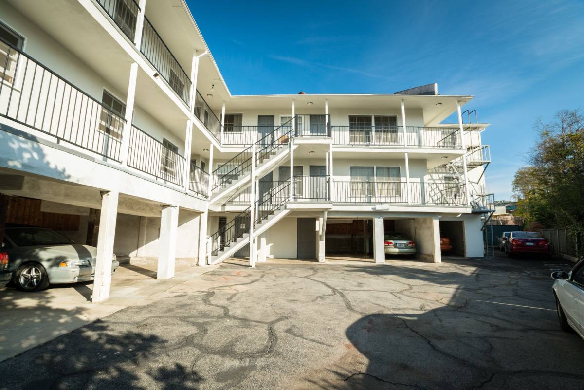Apartment for rent at 611 Levering Ave, Los Angeles, CA 90024
