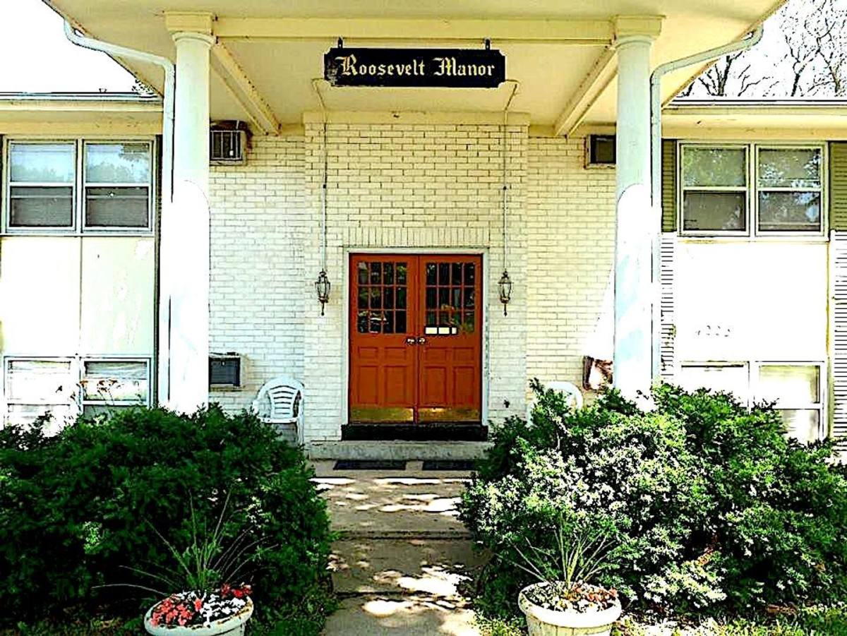 Apartment for rent at 4223 Chamberlain, Des Moines, IA 50312