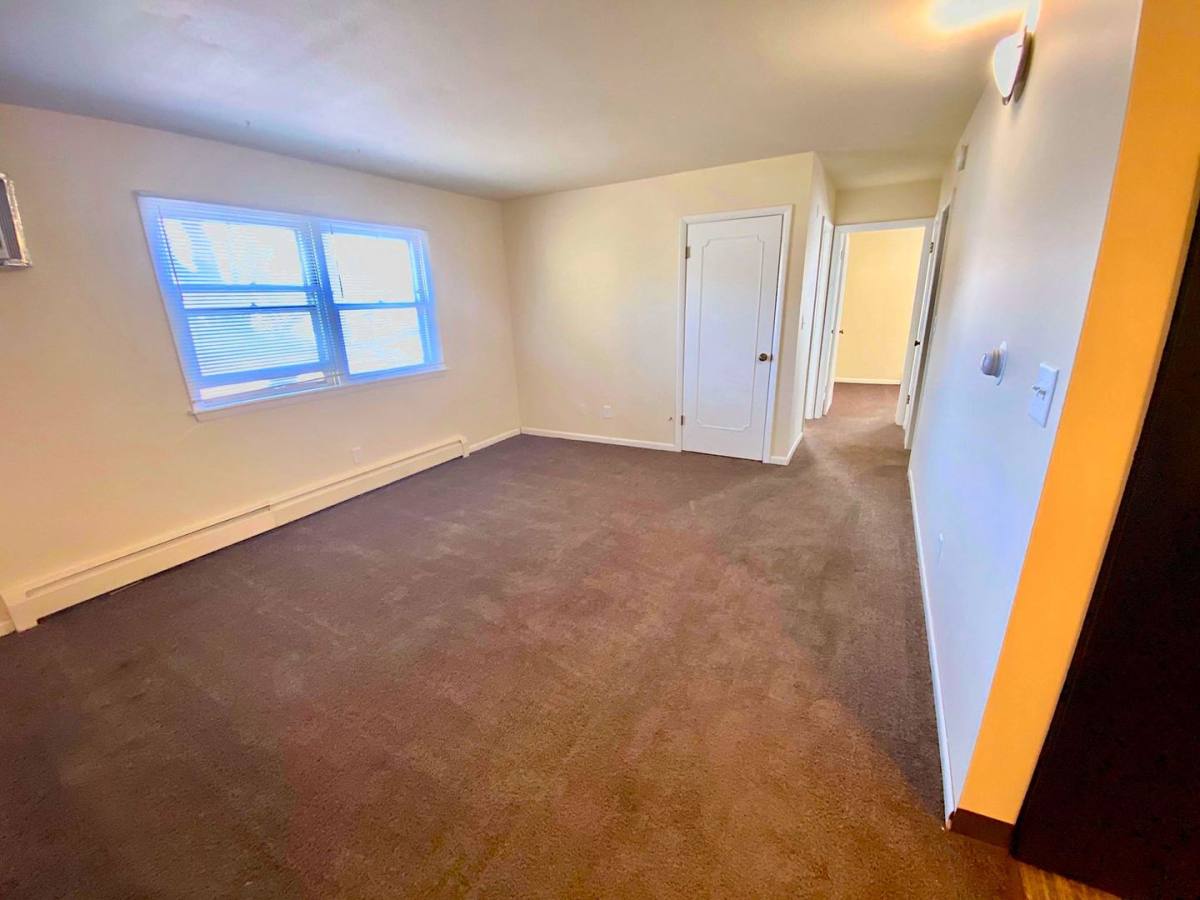 Apartment for rent at 4223 Chamberlain, Des Moines, IA 50312