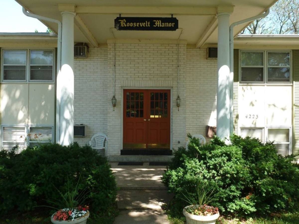 Apartment for rent at 4223 Chamberlain, Des Moines, IA 50312
