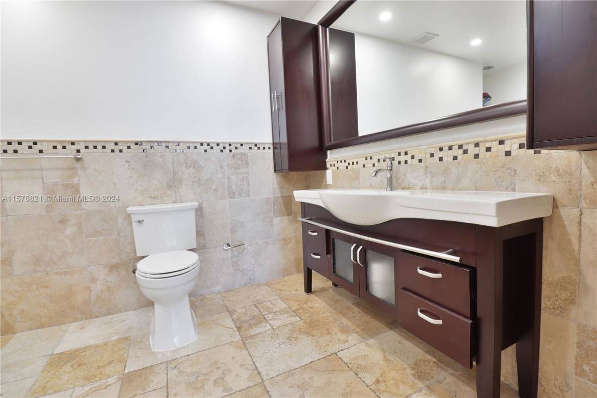 Apartment for rent at 6770 Indian Creek Dr, Miami Beach, FL 33141