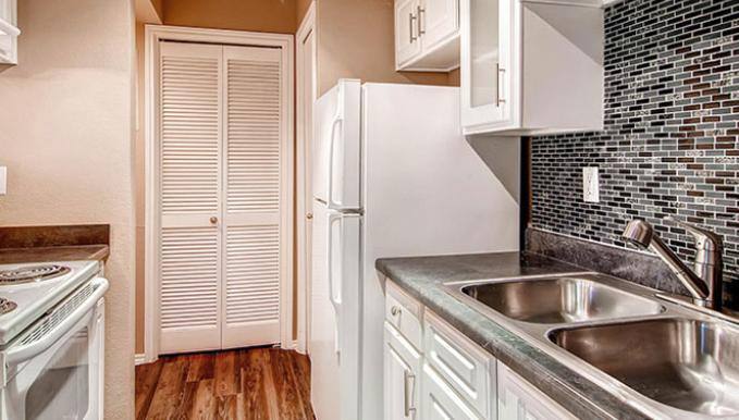 Apartment for rent at Stratford Station, 7555 E Peakview Ave, Englewood, CO 80111