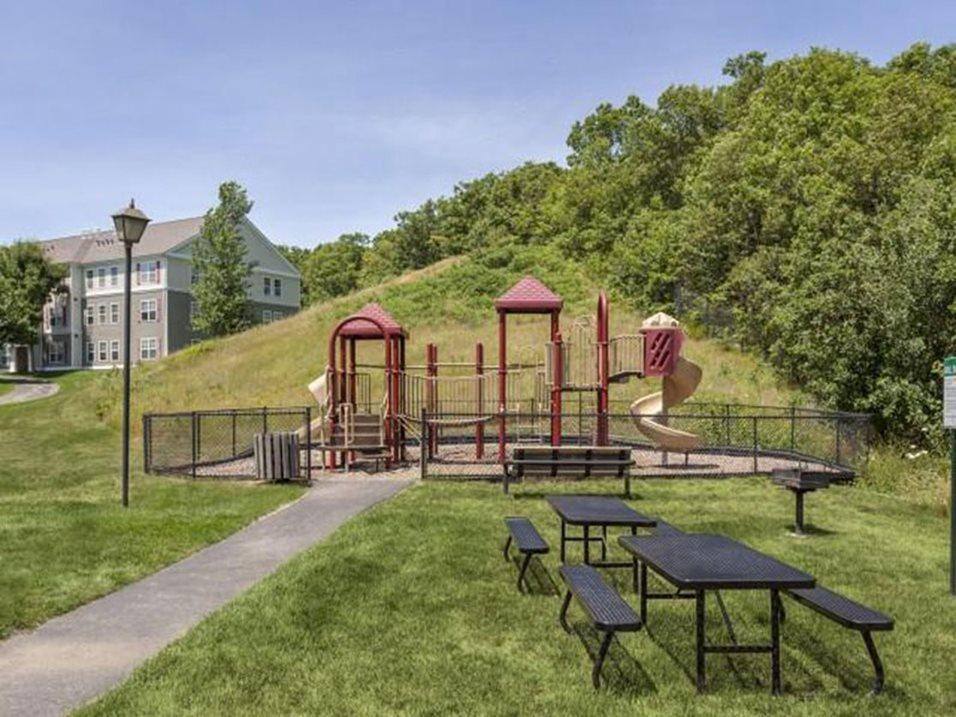 Apartment for rent at Franklin Commons, 8 Gatehouse Lane, Franklin, MA 02038