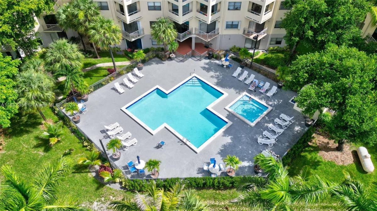 Townhouse for rent at 4910 NW 79th Ave #102, Miami, FL 33166