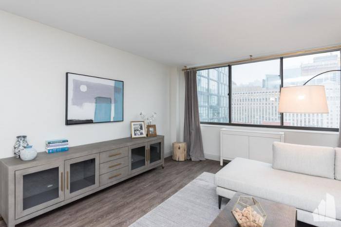 Townhouse for rent at 320 W Illinois St #1111, Chicago, IL 60654
