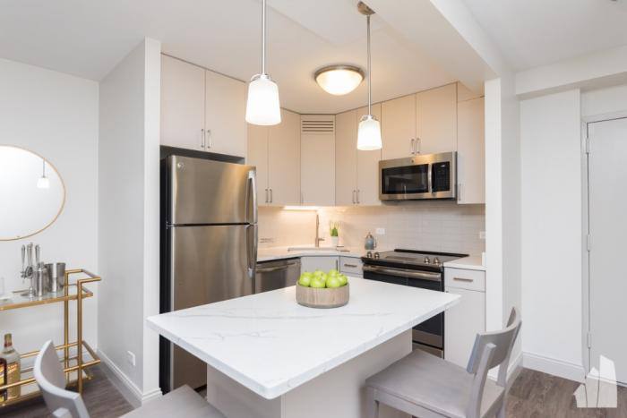 Townhouse for rent at 320 W Illinois St #1111, Chicago, IL 60654