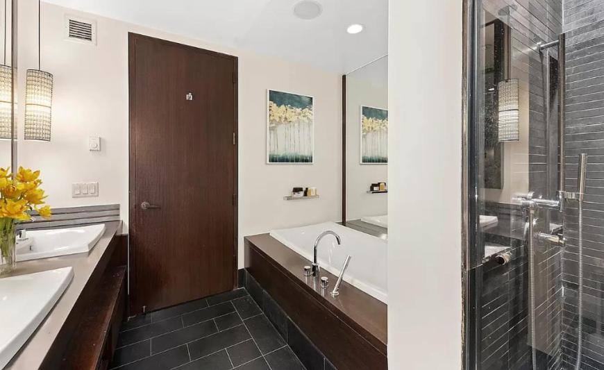 Apartment for rent at 40 Broad St #14D, New York, NY 10004