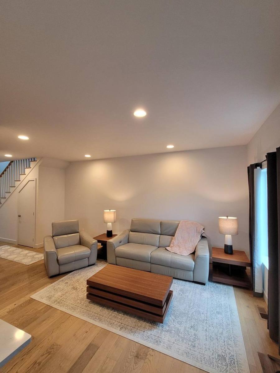 Townhouse for rent at 203 9th St SE, Long Beach, WA 98631