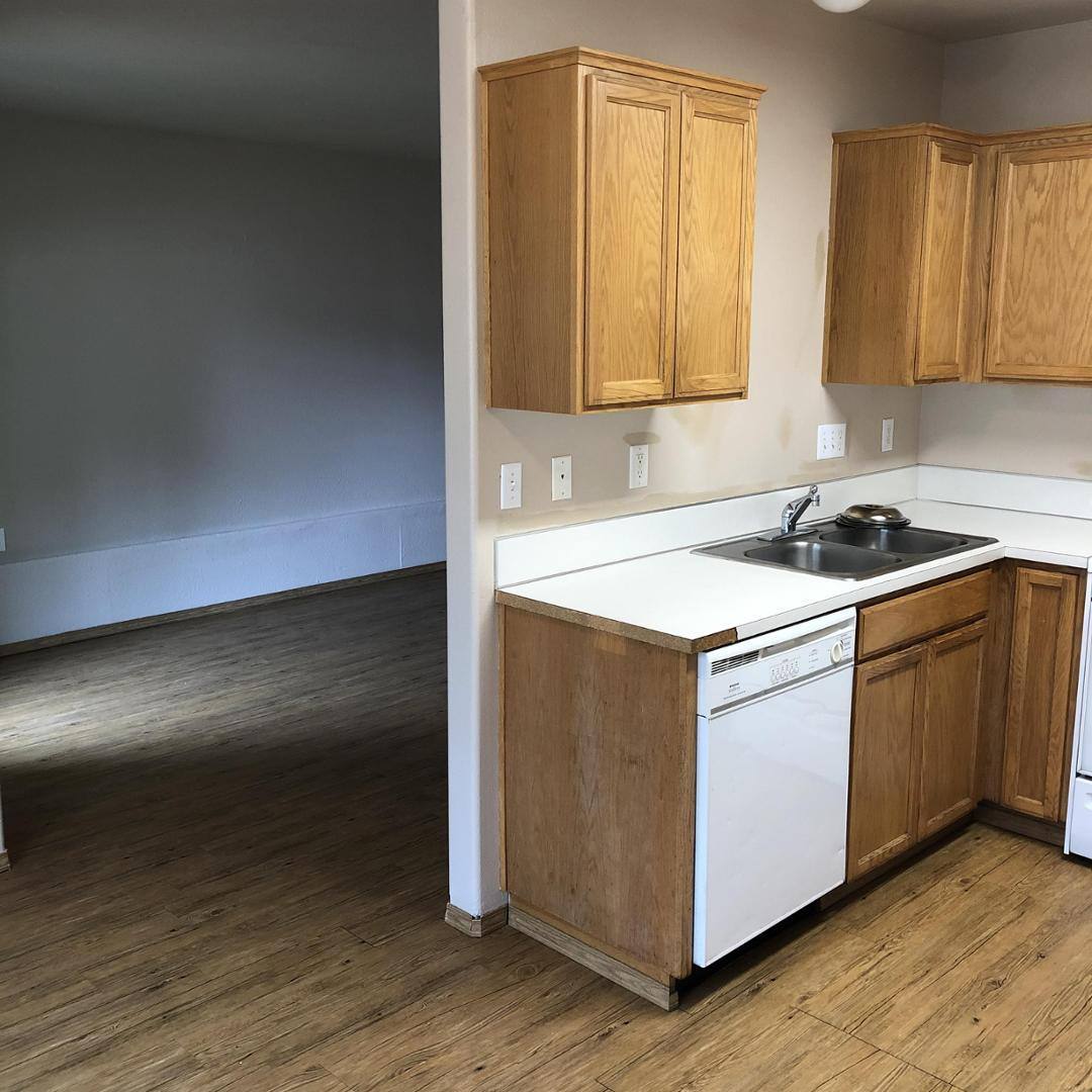 Townhouse for rent at 255 SE 3rd St #6, Clatskanie, OR 97016