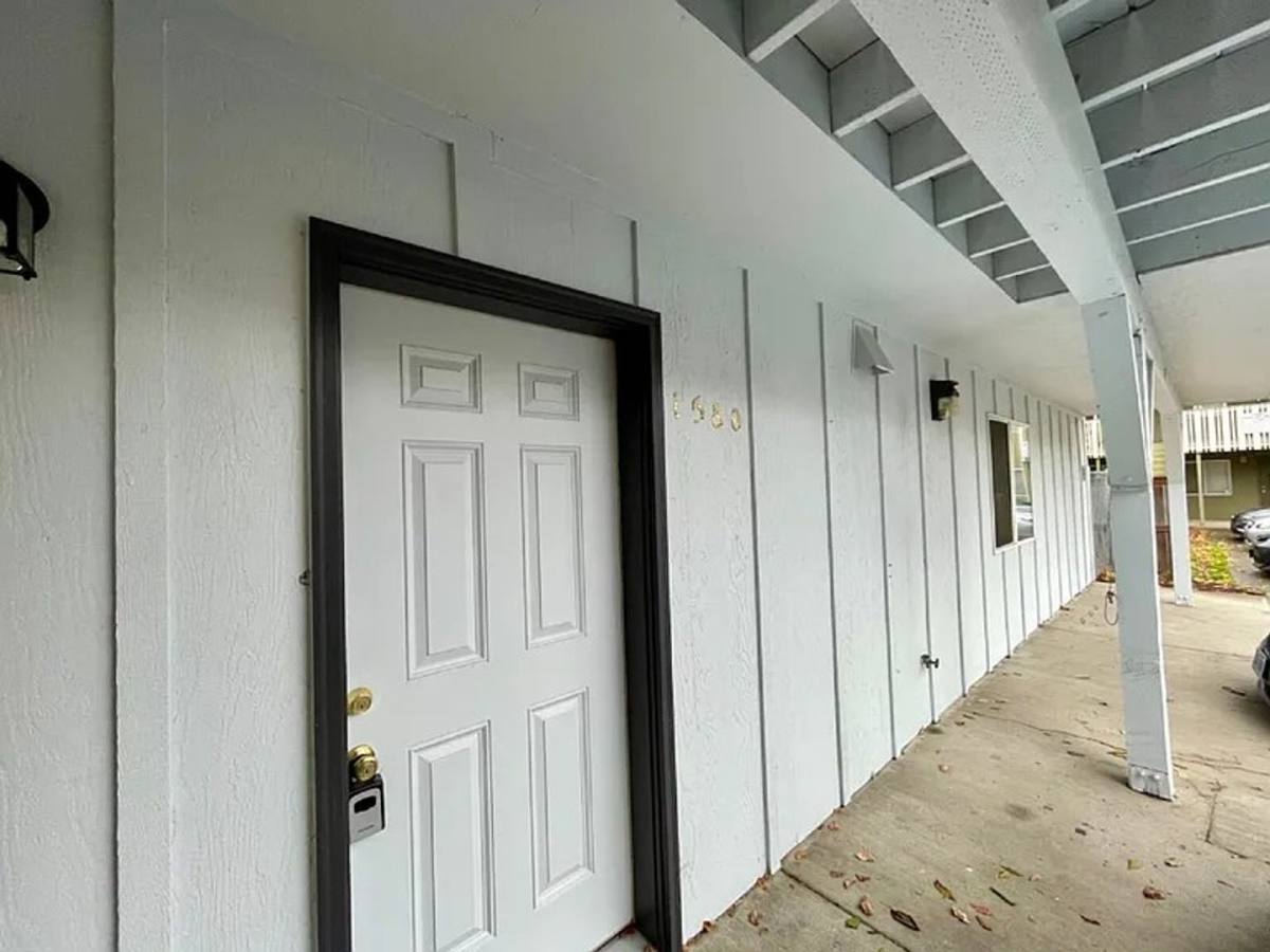 Apartment for rent at 1580, 1584, 1588 Ferry Alley, Eugene, OR 97401