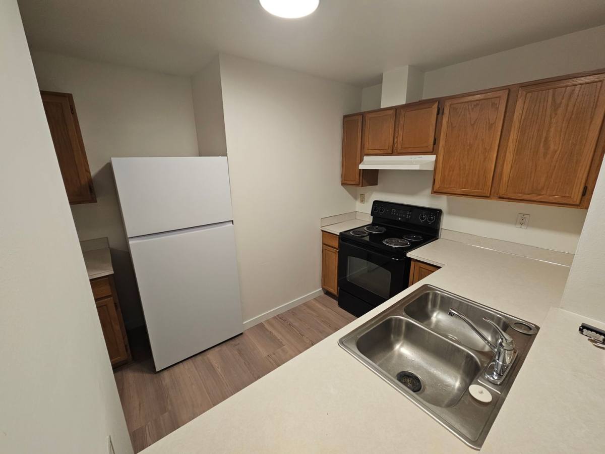 Apartment for rent at 1580, 1584, 1588 Ferry Alley, Eugene, OR 97401