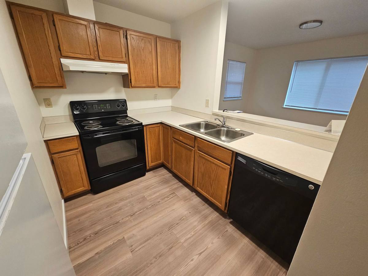 Apartment for rent at 1580, 1584, 1588 Ferry Alley, Eugene, OR 97401