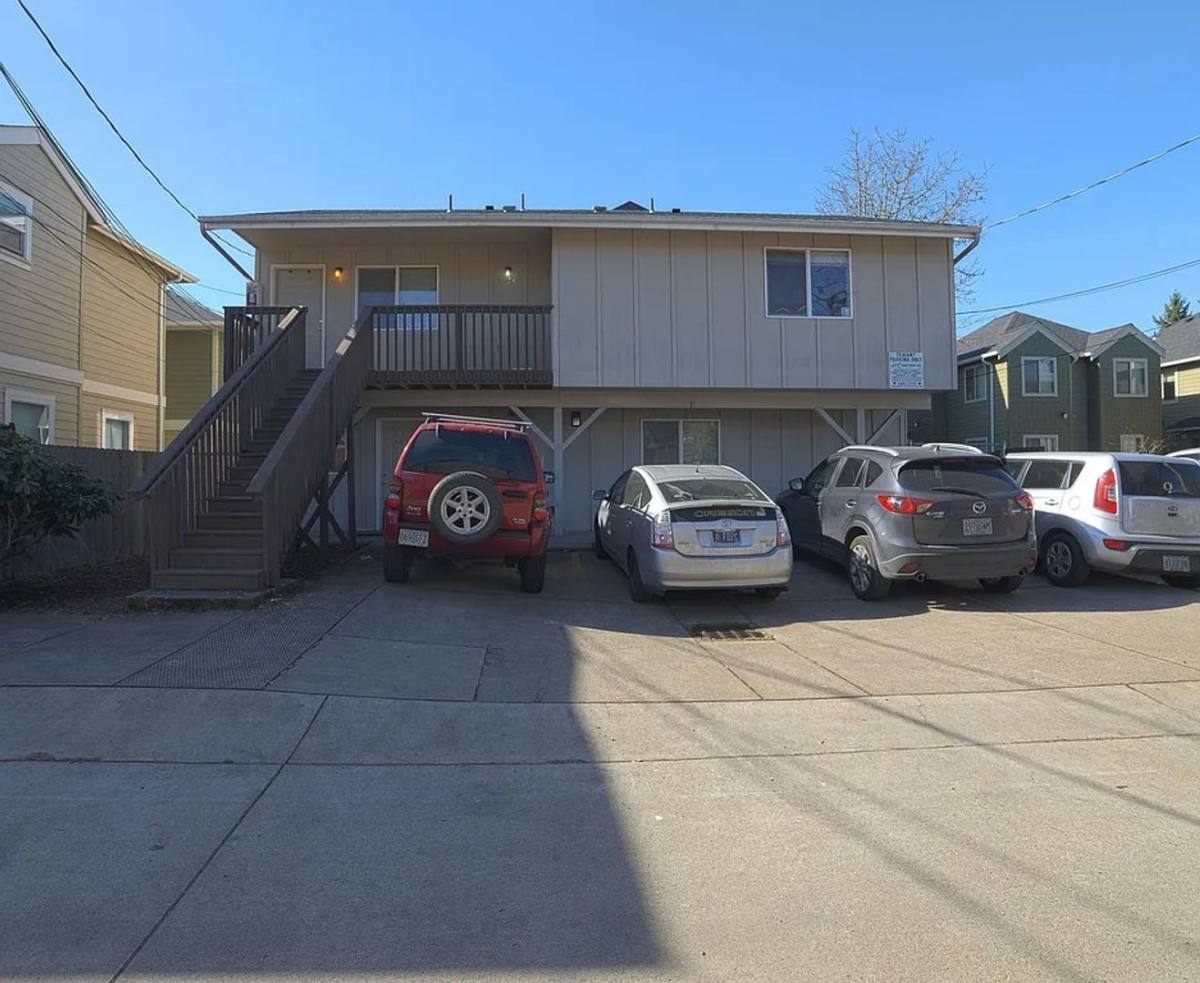 Apartment for rent at 1580, 1584, 1588 Ferry Alley, Eugene, OR 97401