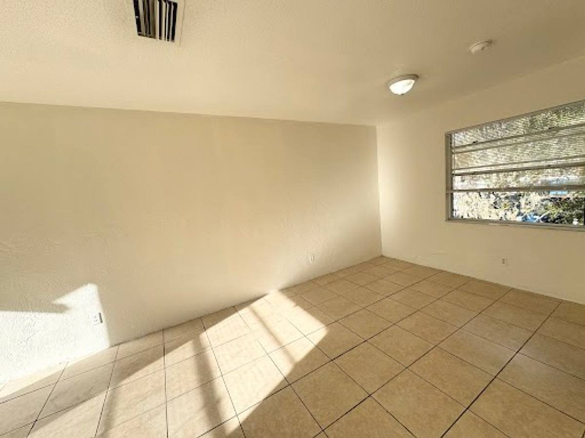 Apartment for rent at 1221 Kennedy Rd, Daytona Beach, FL 32117