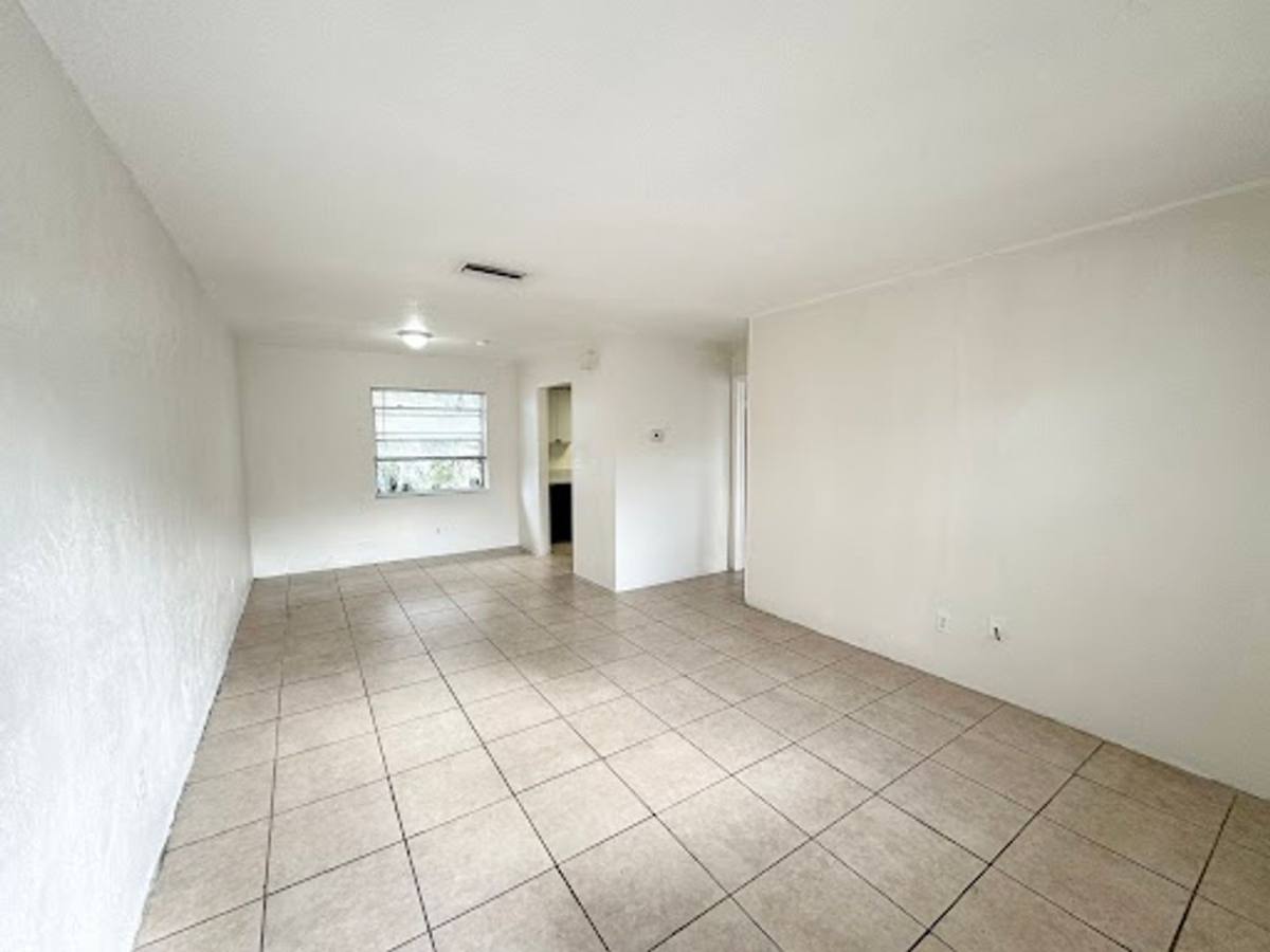 Apartment for rent at 1221 Kennedy Rd, Daytona Beach, FL 32117