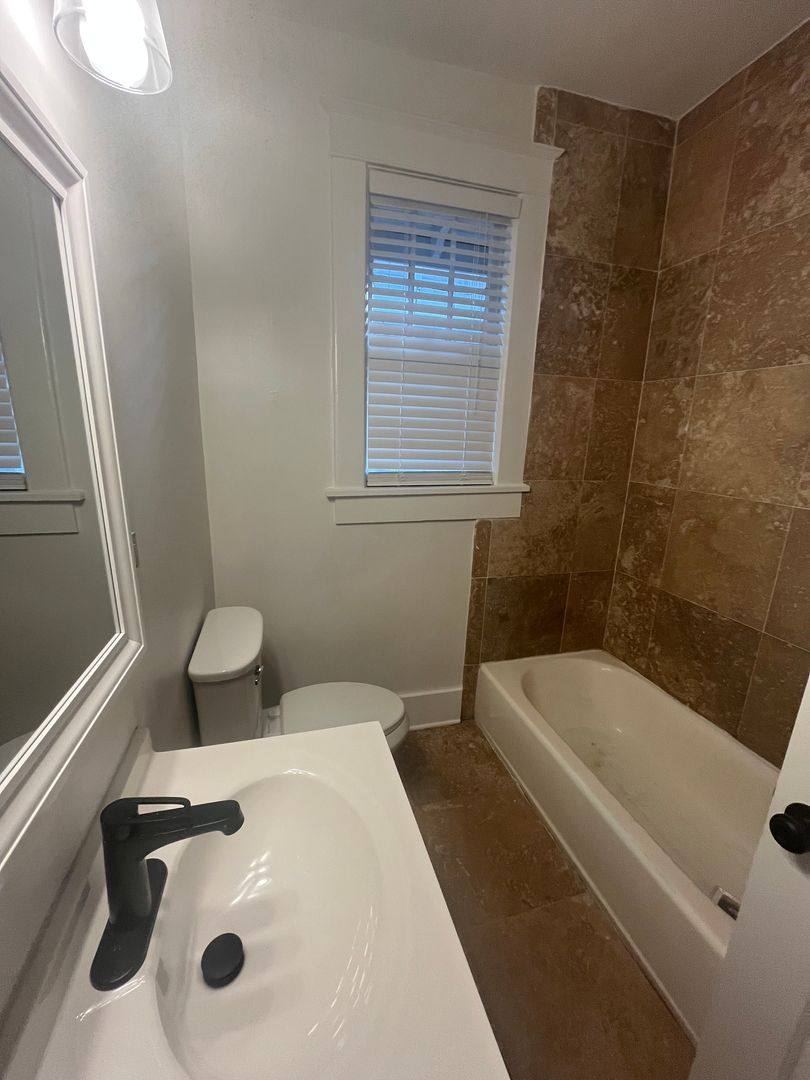 Apartment for rent at 123 Stonewall St, Memphis, TN 38104