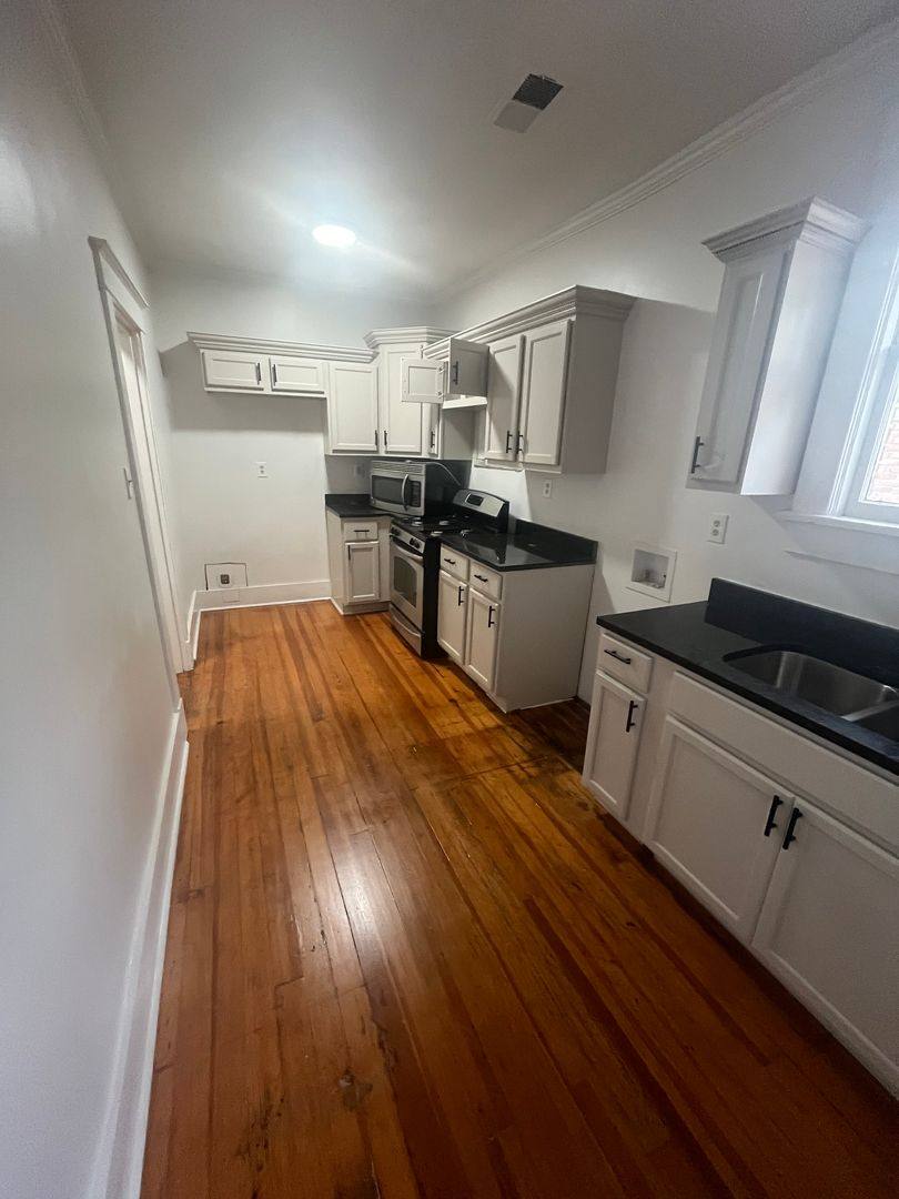 Apartment for rent at 123 Stonewall St, Memphis, TN 38104