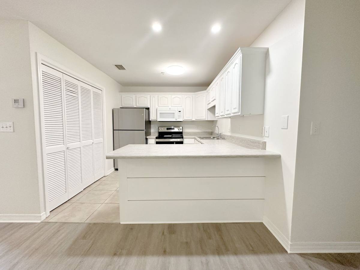 Apartment for rent at 435 E Canal Dr, Gulf Shores, AL 36542