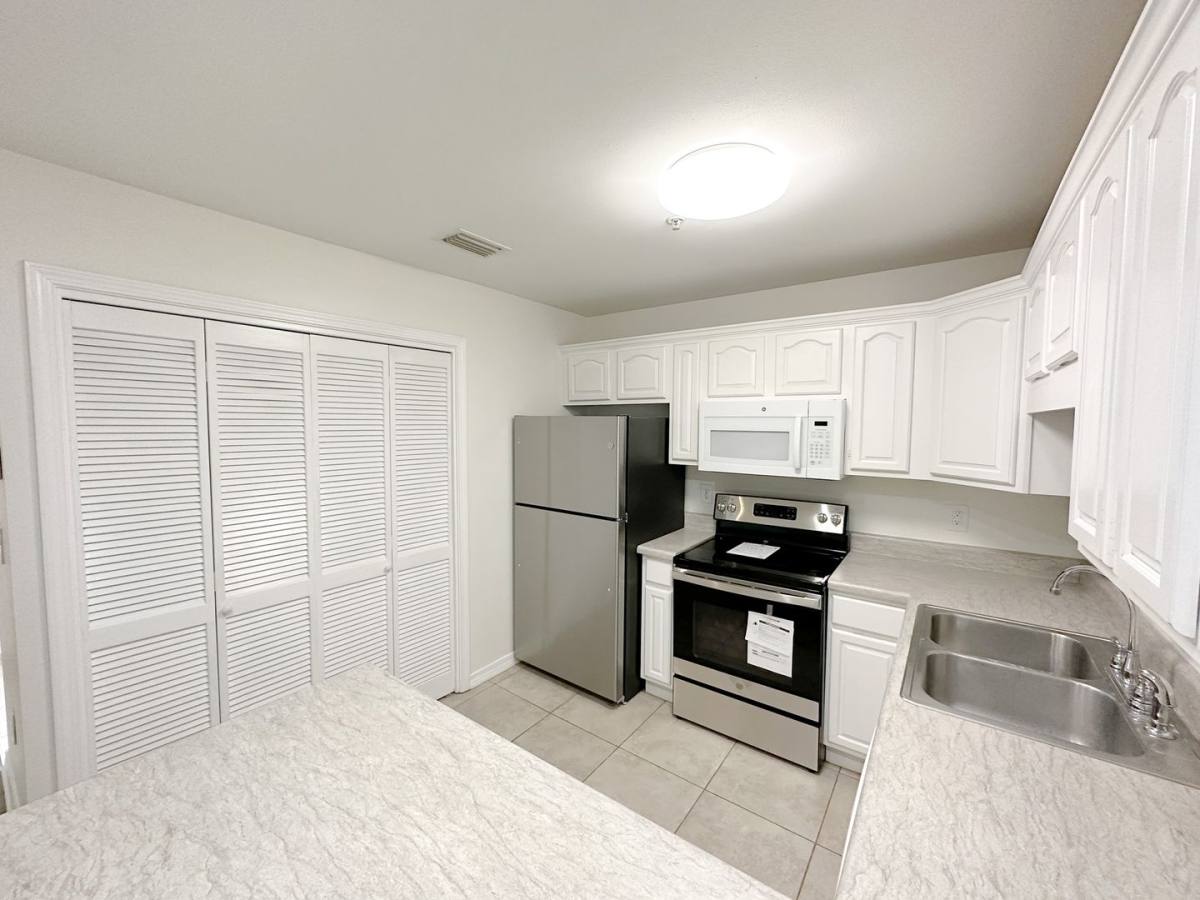 Apartment for rent at 435 E Canal Dr, Gulf Shores, AL 36542