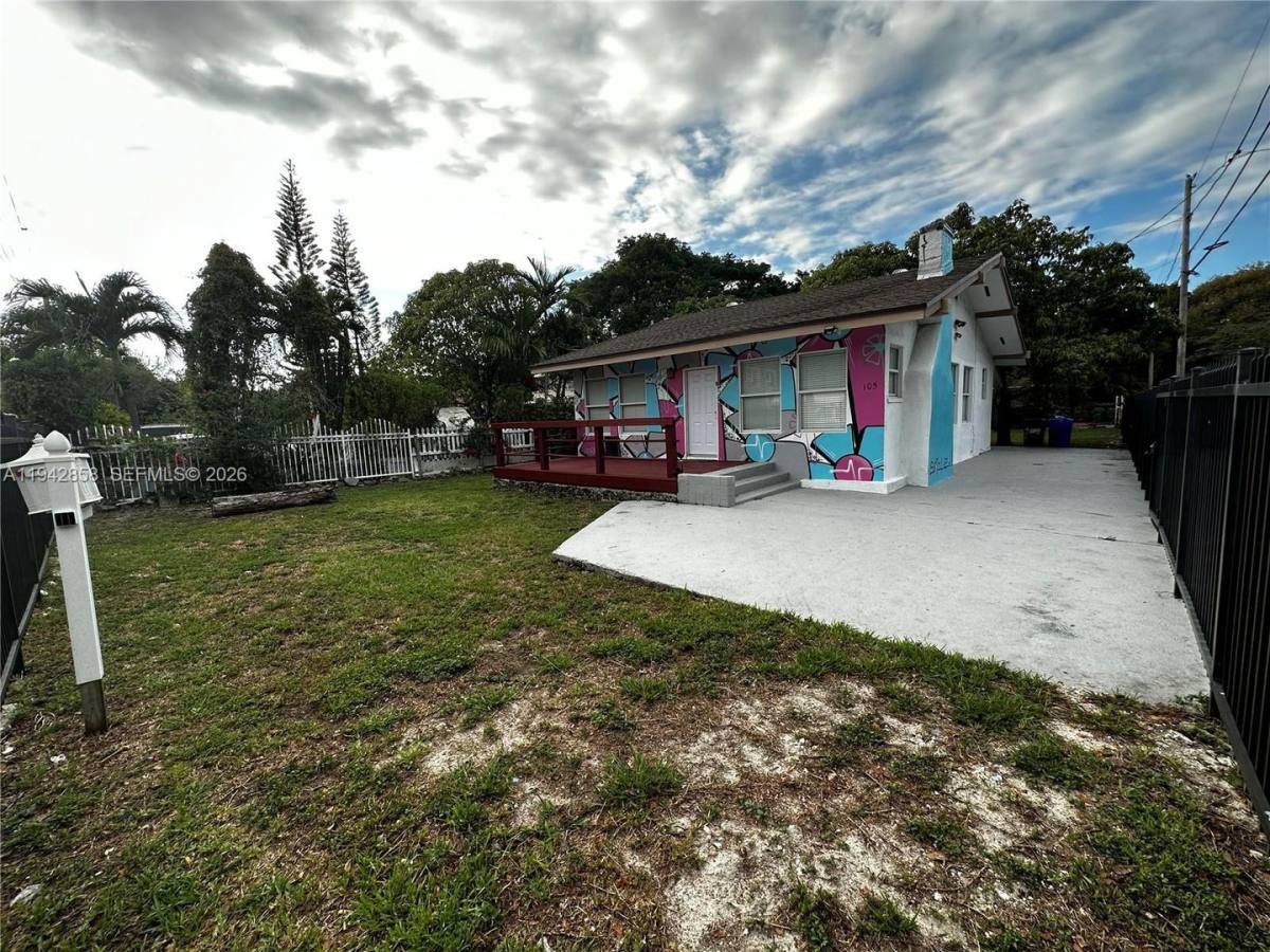 House for rent at 105 NW 31st St, Miami, FL 33127