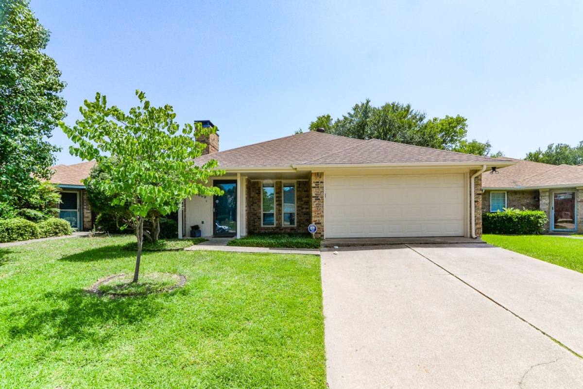 House for rent at 2022 Chalfont Dr, Carrollton, TX 75007