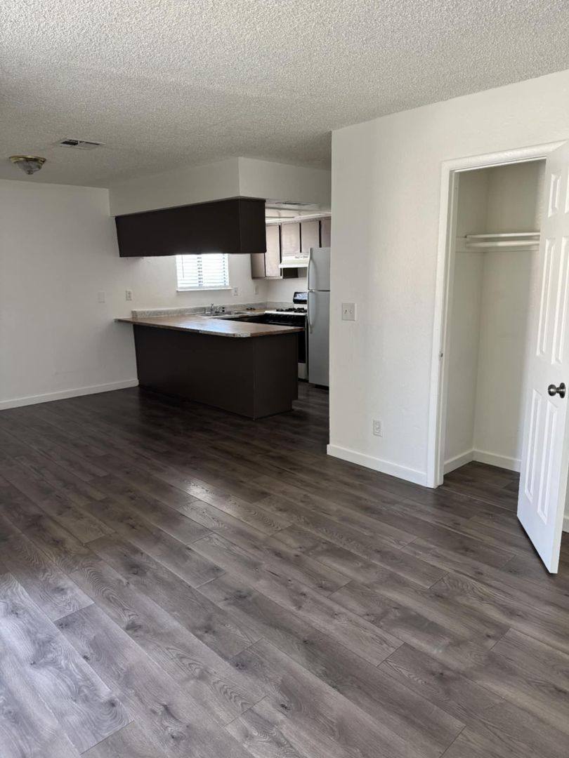 Apartment for rent at 2377 Exeter Dr, Las Vegas, NV 89156
