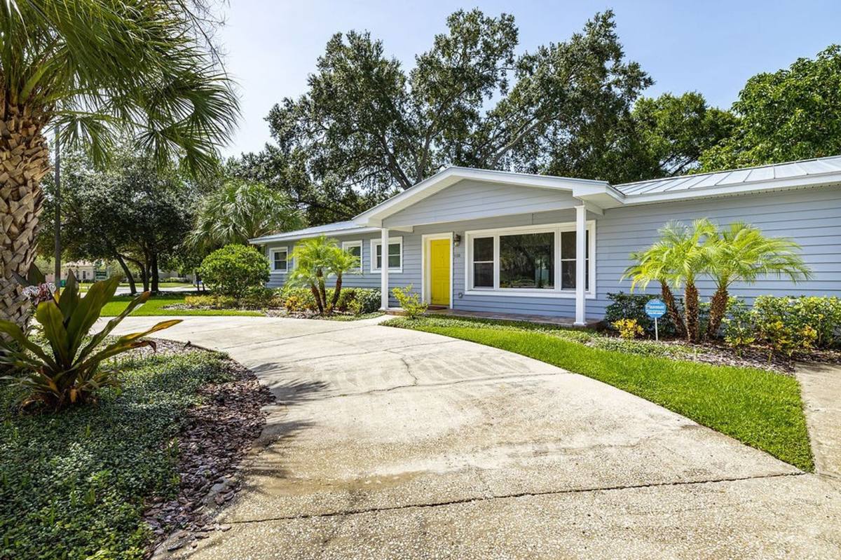 House for rent at 4200 W Beachway Dr, Tampa, FL 33609