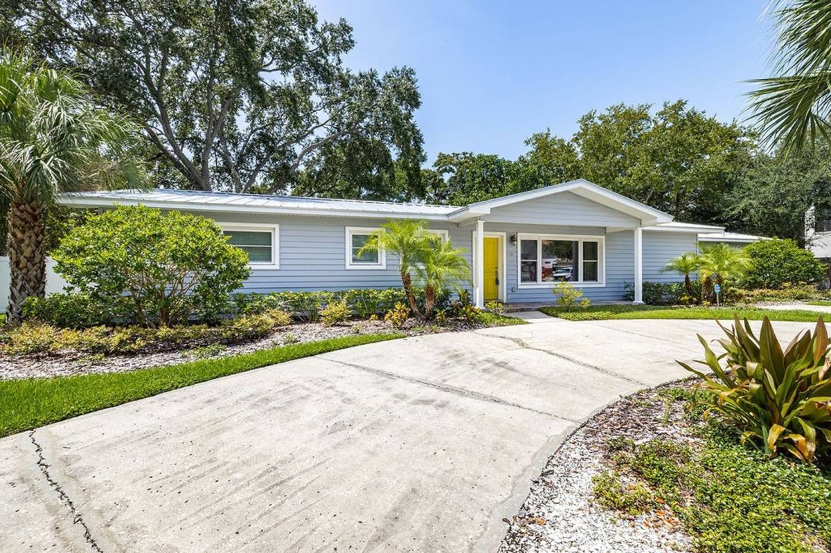 House for rent at 4200 W Beachway Dr, Tampa, FL 33609