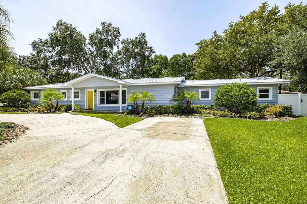House for rent at 4200 W Beachway Dr, Tampa, FL 33609