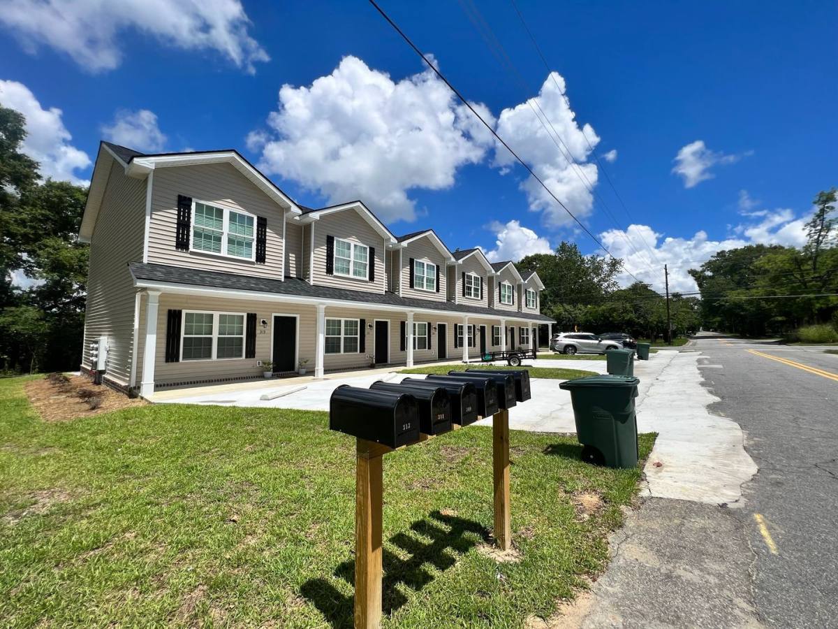 Townhouse for rent at 309 Broad St, Statesboro, GA 30458