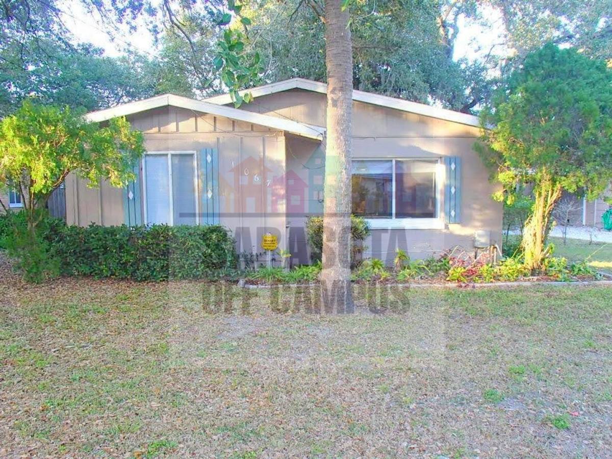 Apartment for rent at 1067 41st St, Sarasota, FL 34234