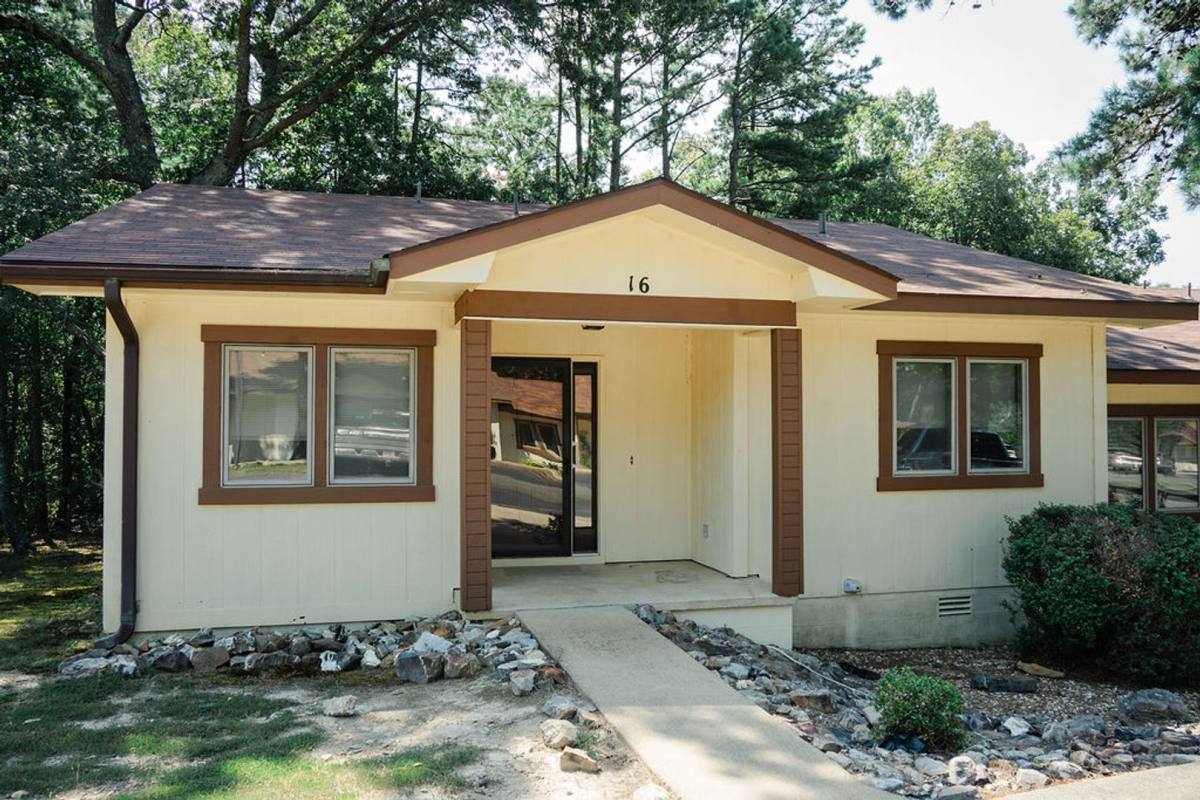Townhouse for rent at 16 Lindsay Lane, Hot Springs Village, AR 71909