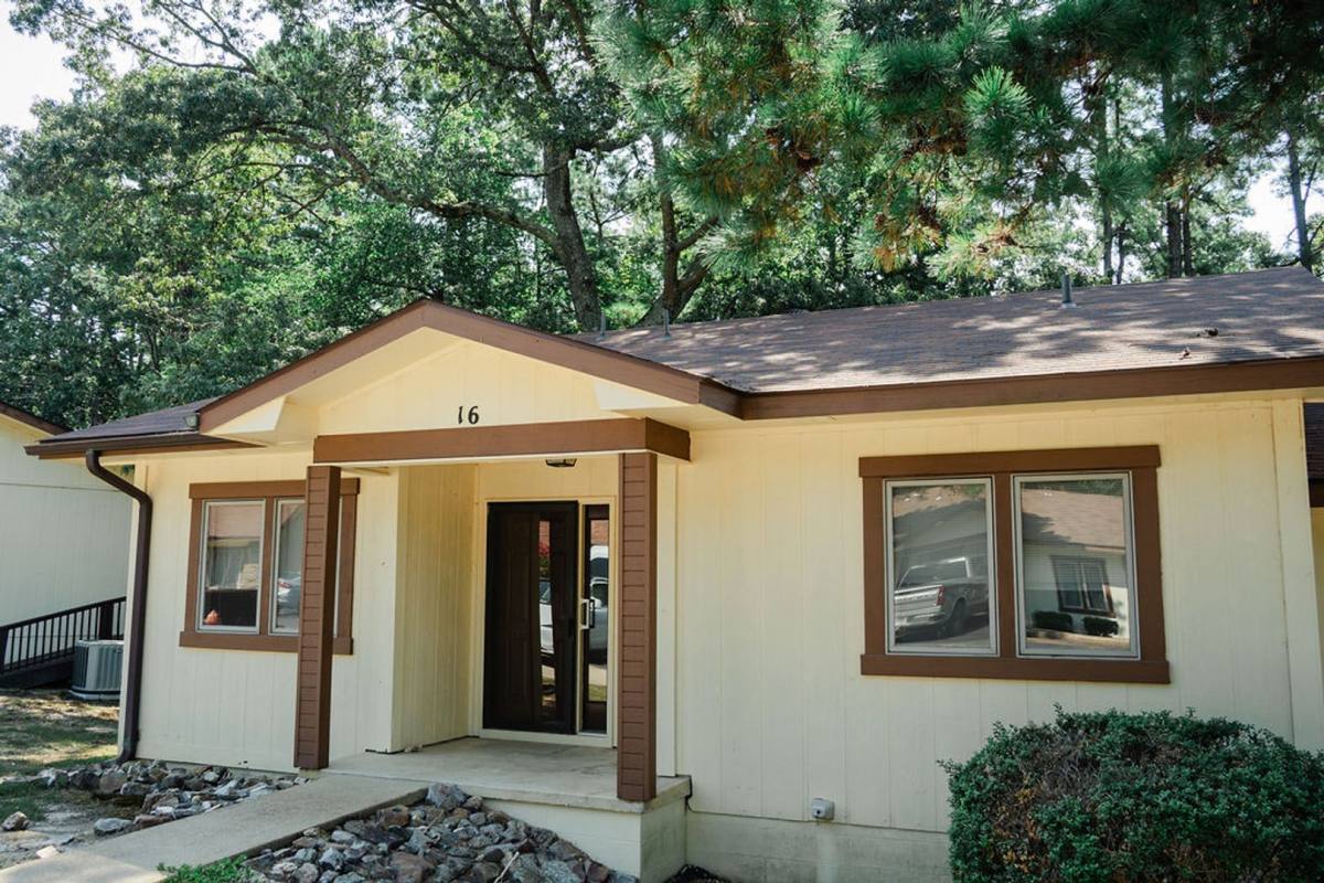 Townhouse for rent at 16 Lindsay Lane, Hot Springs Village, AR 71909