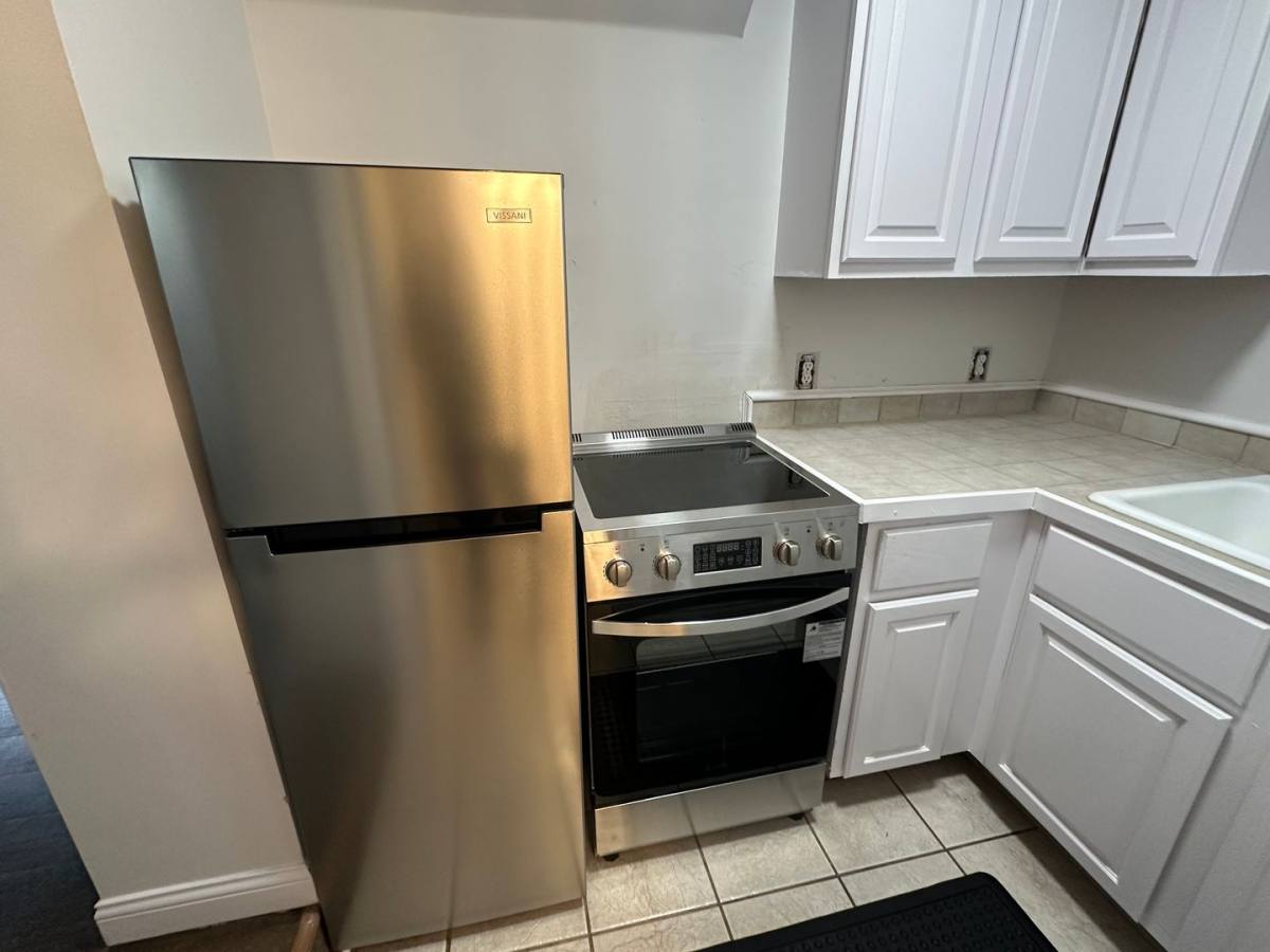 Apartment for rent at 218 N 26th St, Kalamazoo, MI 49048
