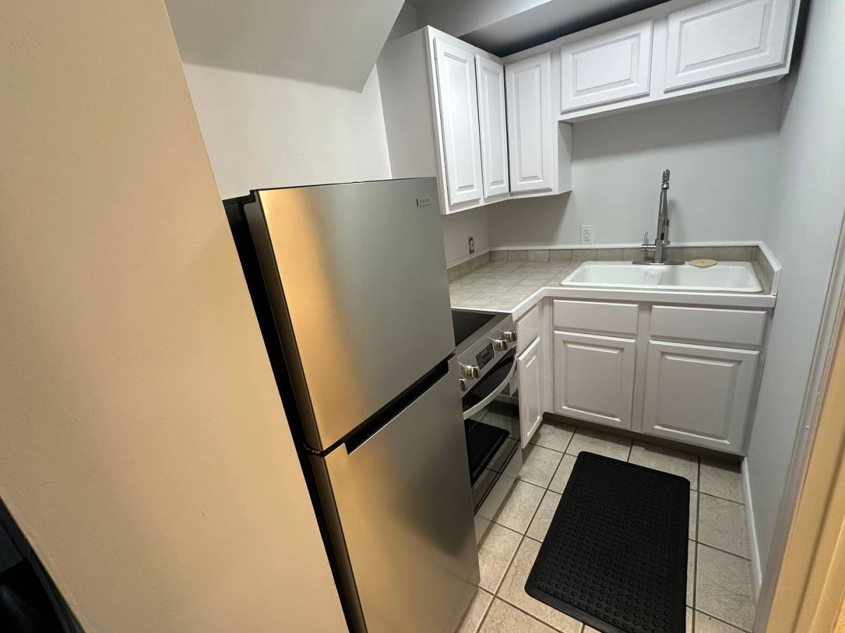 Apartment for rent at 218 N 26th St, Kalamazoo, MI 49048