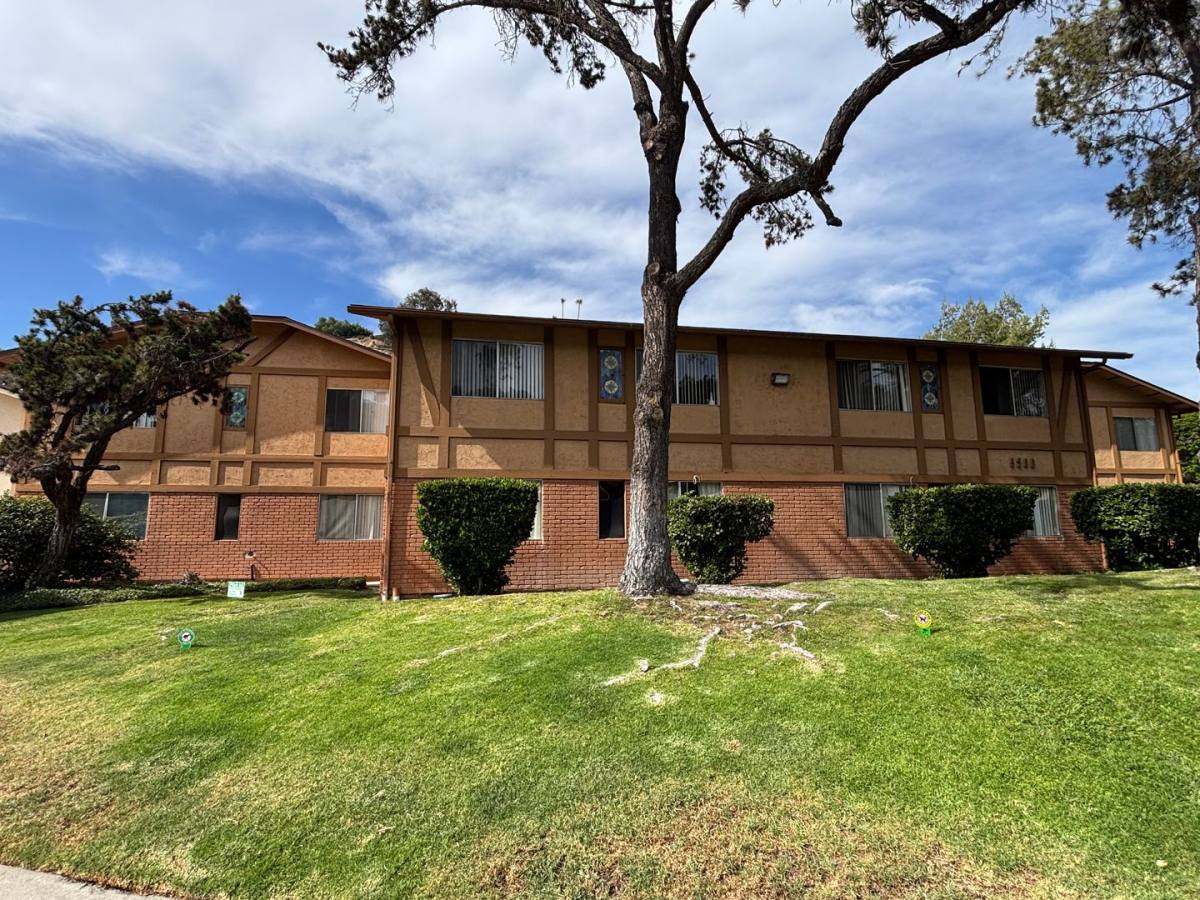 Apartment for rent at Adobe Falls Investors, 5360 Adobe Falls Rd, San Diego, CA 92120