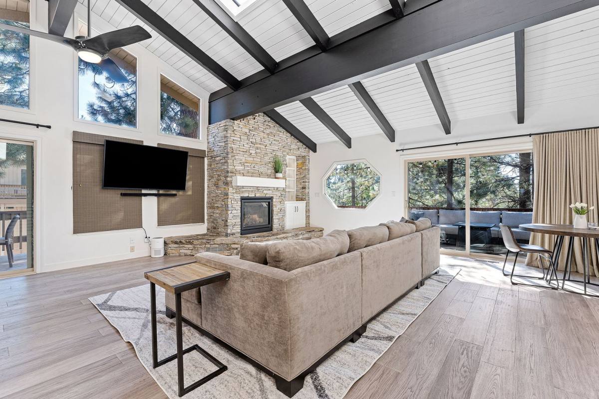 Townhouse for rent at 830 Oriole Way, Incline Village, NV 89451