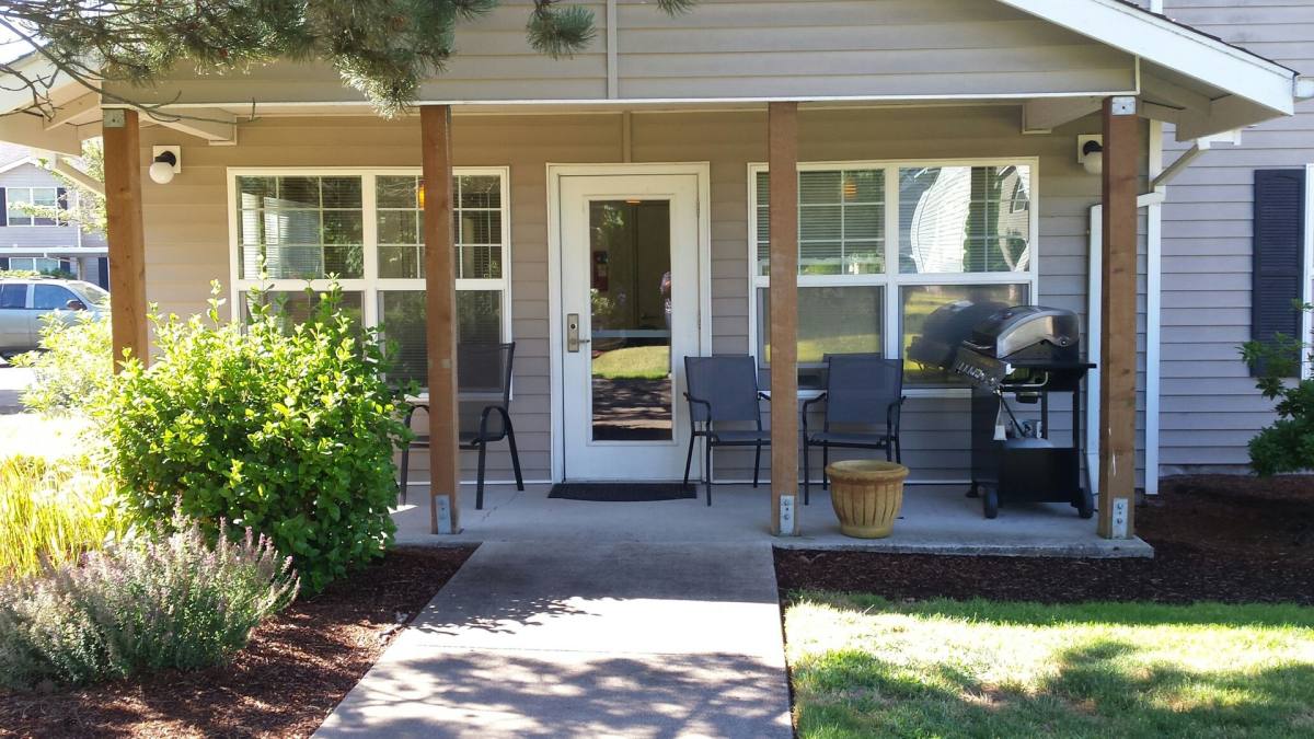 Apartment for rent at 3320 Jackson St SE, Albany, OR 97322