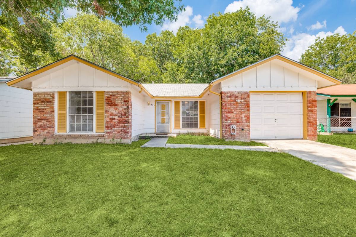 House for rent at 827 Spring Park Dr, San Antonio, TX 78227