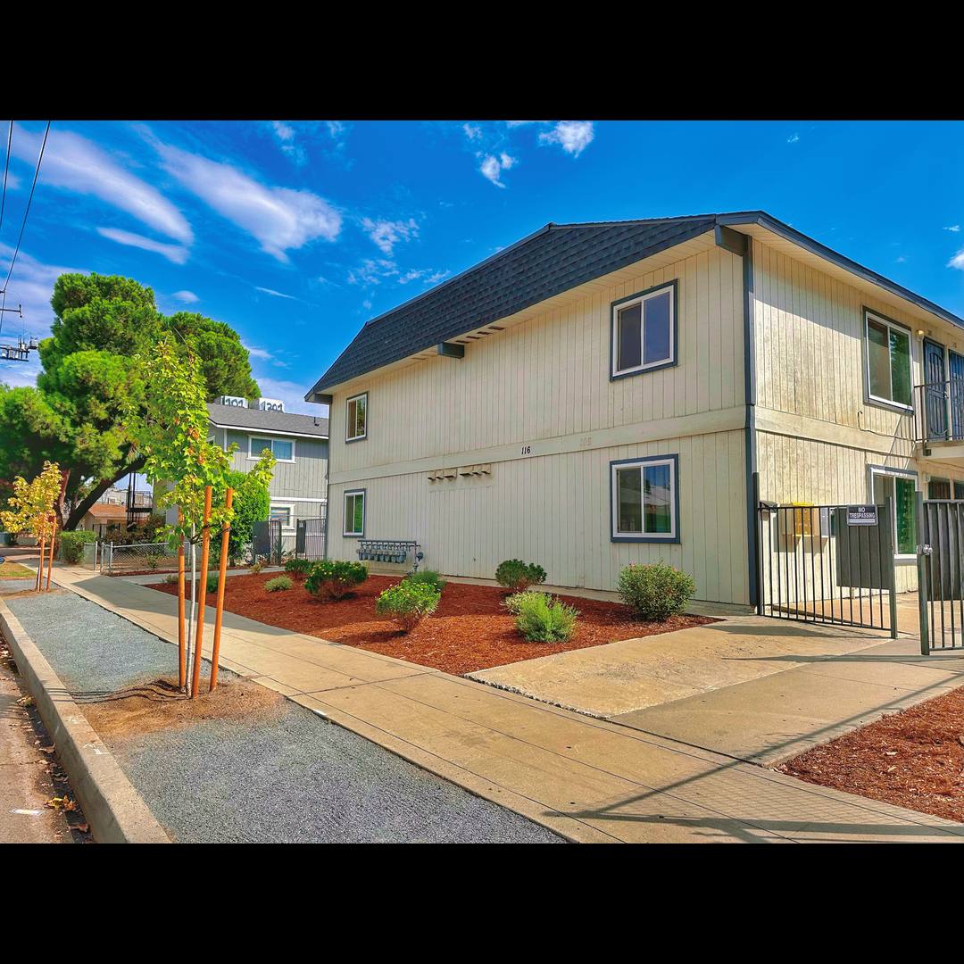 Apartment for rent at 116 N Yosemite Ave, Fresno, CA 93701
