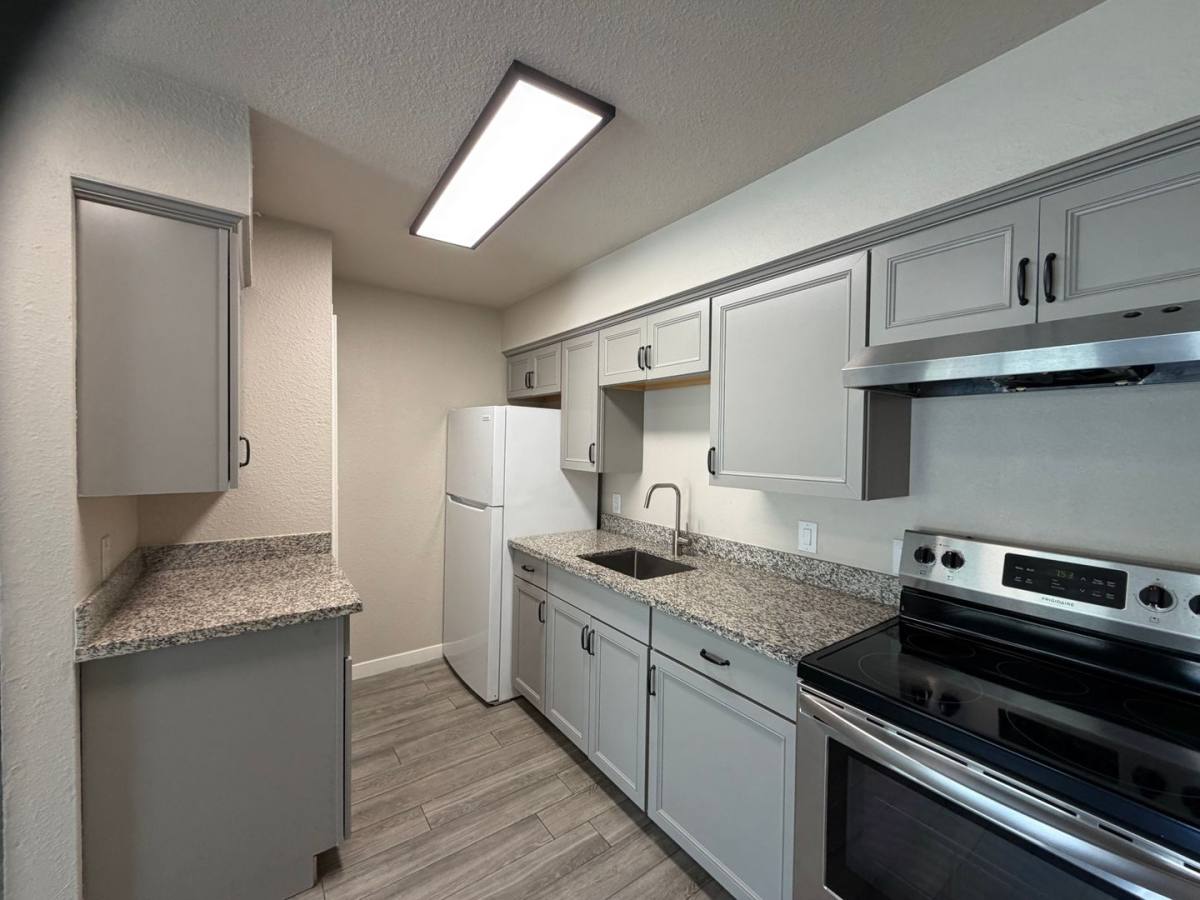 Apartment for rent at 116 N Yosemite Ave, Fresno, CA 93701