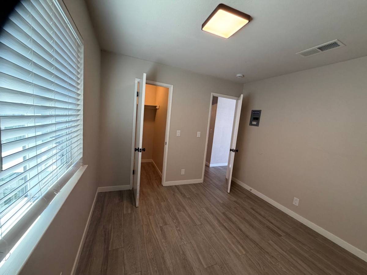 Apartment for rent at 116 N Yosemite Ave, Fresno, CA 93701