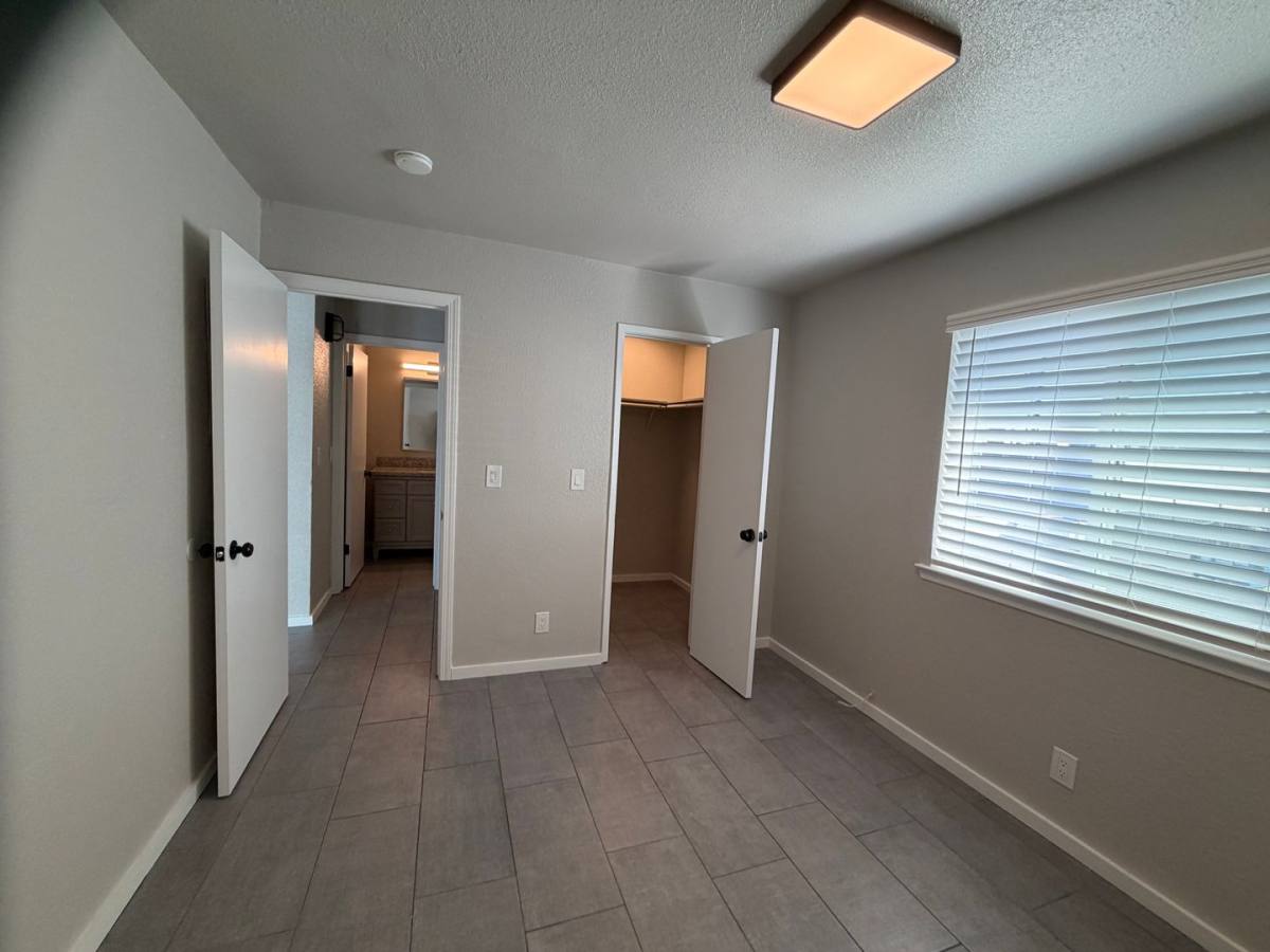 Apartment for rent at 116 N Yosemite Ave, Fresno, CA 93701