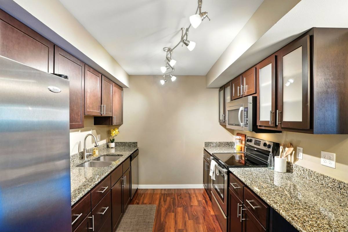 Apartment for rent at 1000 Oakcrest St Units 101 #206, Iowa City, IA 52246