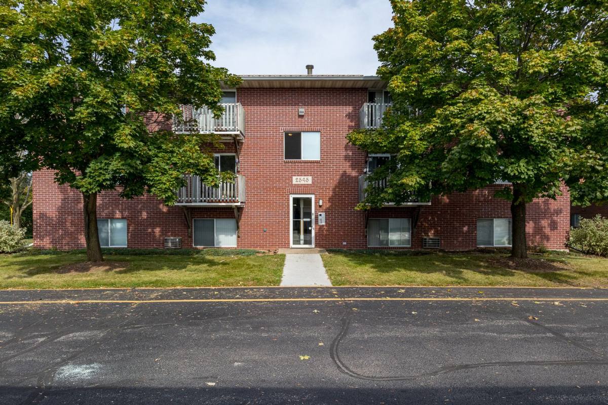 Apartment for rent at 2531 - 2557 W Waukau Ave, Oshkosh, WI 54904