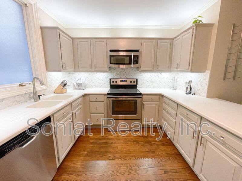 Apartment for rent at 936 Conti St #11, New Orleans, LA 70112