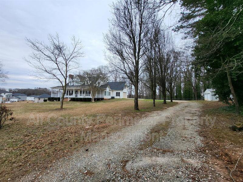 House for rent at 653 Glenn Gee Rd, Pendergrass, GA 30567