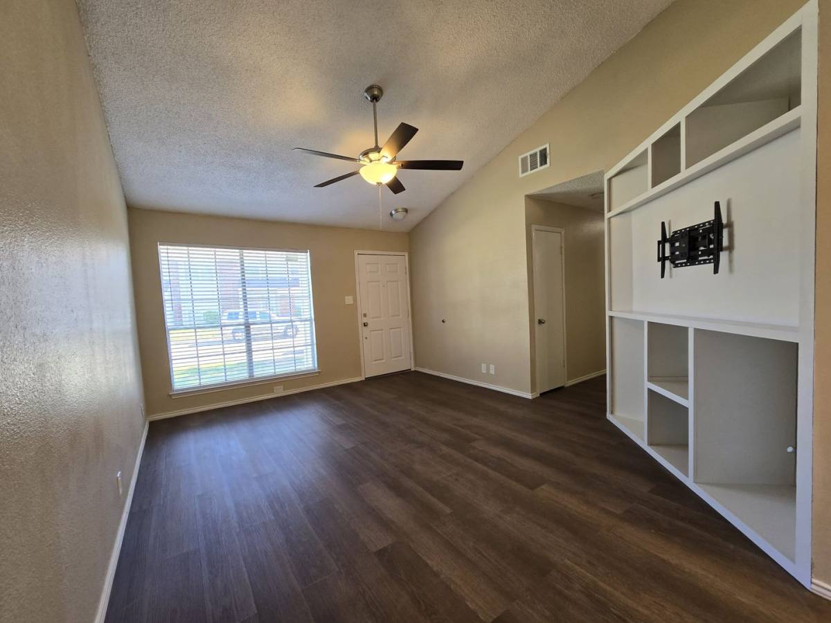 Condo for rent at 9140 Timber Path, San Antonio, TX 78250