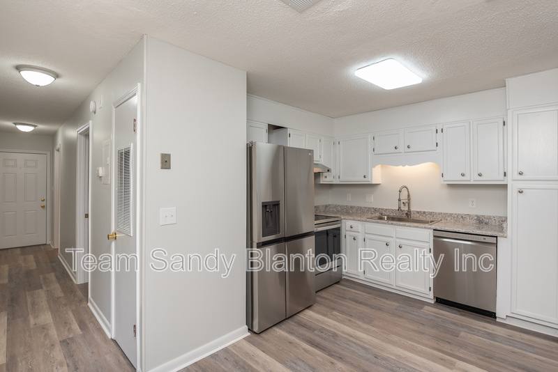 Townhouse for rent at 7224 Lago Vista Court, Pensacola, FL 32506