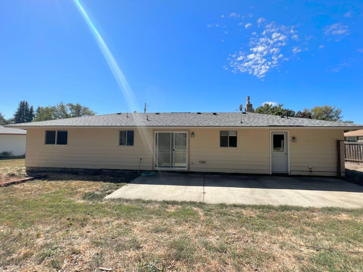 House for rent at 1707 College Place, Ellensburg, WA 98926